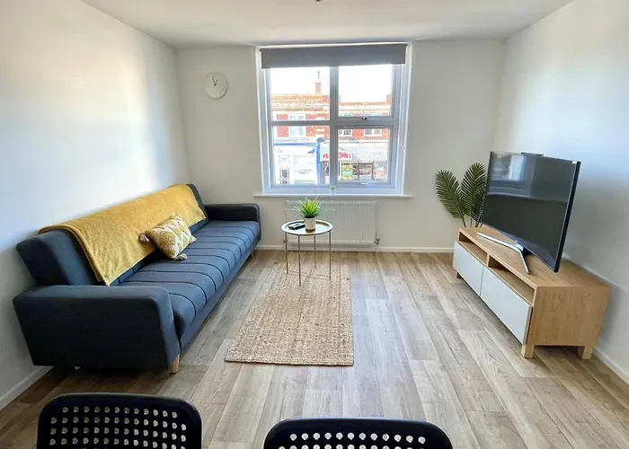 Bright&Spacious Central Apartment, SLEEPS 3 - Parking included