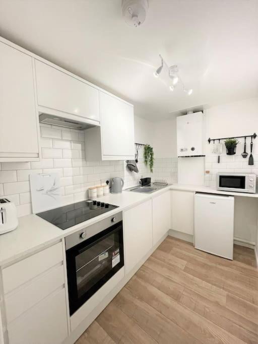 Bright&spacious Apartment, Sleeps 3 - Parking Included Apartamento Bournemouth