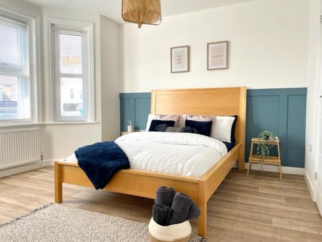 Bright&spacious Apartment, Sleeps 3 - Parking Included Apartamento Bournemouth